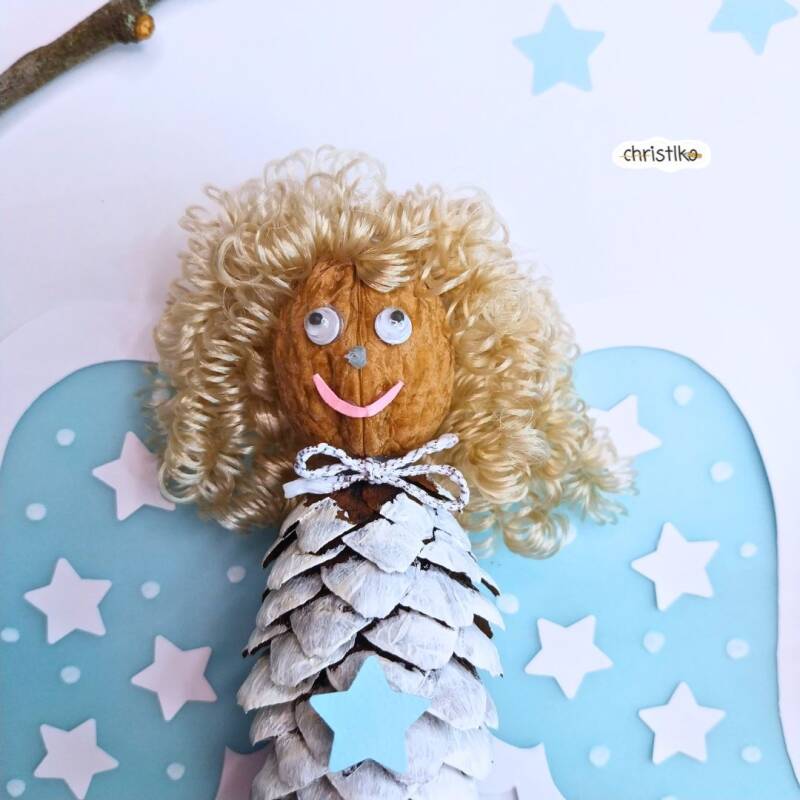 Engel Zapfen Zapfelnengel basteln mit Kindern einfache Bastelidee für Lehrer Schüler eltern hort kindergarten kita mit naturmaterial naturmaterialien christlko walnuss weihnachten weihnachtszeit weihnachtsdeko ideen für weihnachten flügel flügelvorlage