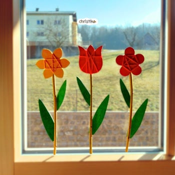 Blume Blumen Tulpe Tulpen Frühlingsblume Frühlingsblumen basteln mit Kindern Kind im Frühling für Bastelidee Vorlage kostenlos Download PDF Christlko bunt kreativ Frühlingsidee Bastelidee Naturmaterial Schule Kiga Hort Kindergarten Erzieherin Fensterdeko