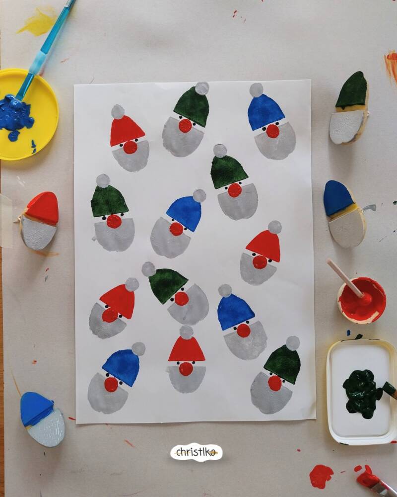 Wichtelpapier, Geschenkpapier drucken mit Kartoffeldruck, Geschenkspapier selber basteln für Weihnachten, Geschenke, Weihnachtsgeschenke einpacken, DIY, christlko, Basteln mit Kindern, Weihnachten, Weihnachtsbastelei, Wichtel, Basteln mit Kleinkindern