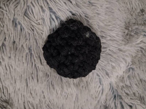 KotaBoltsi tummanharmaa 30cm  - koirankarva täytteellä