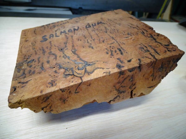 Nr.5 Salmon Gum Burl Australië  17,5x14,5 cm x 9 cm dik aflopend