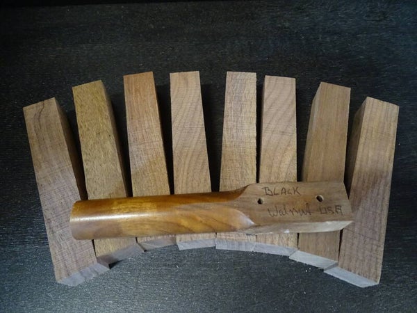 Black Walnut afmeting 21x21x125 cm