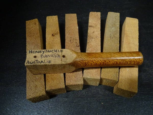 Banksia Honeysuckle 22x22x145 mm