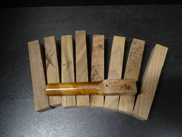 Black Walnut 22x22x145 mm