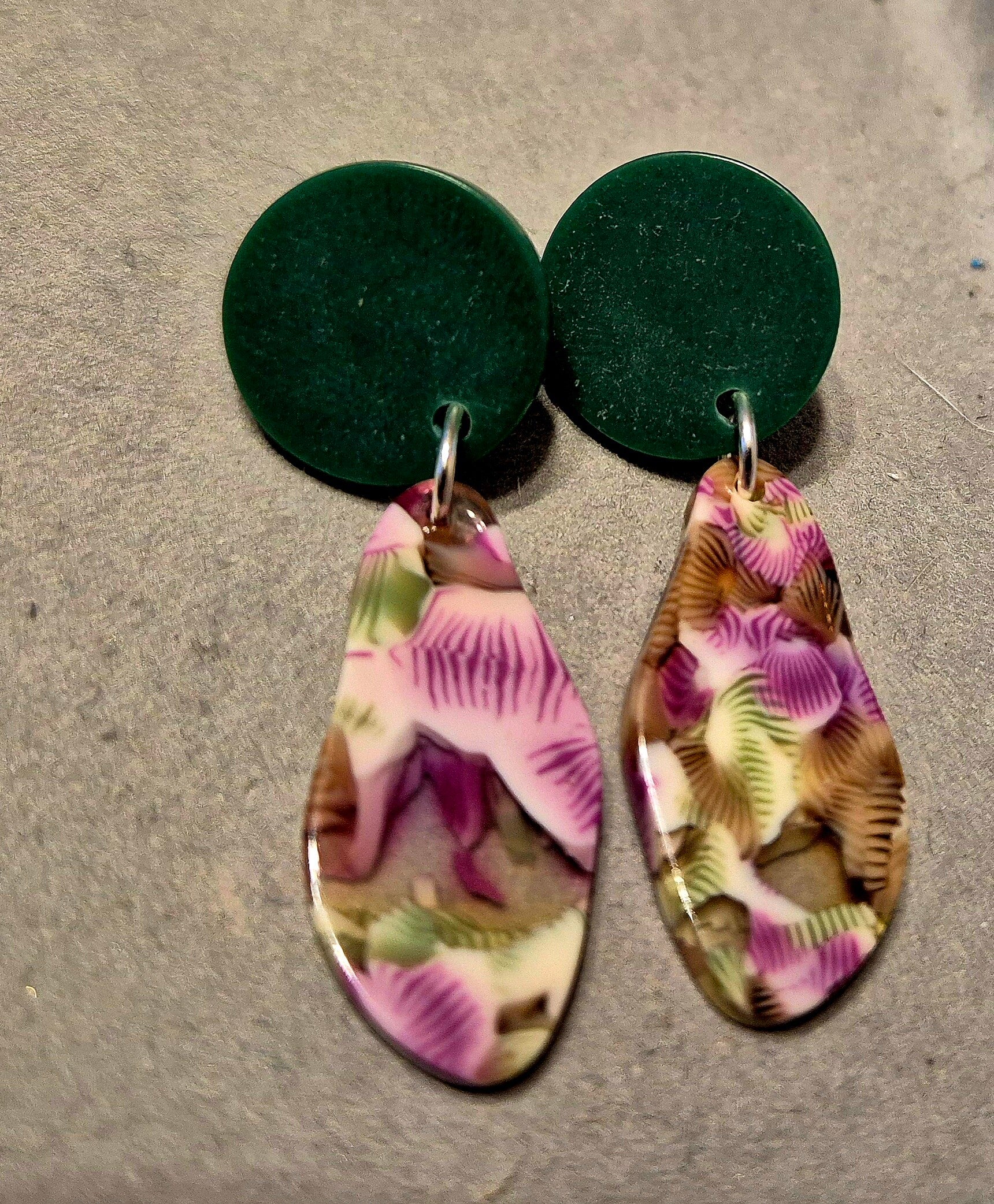 Oorbellen groen, paars en beige