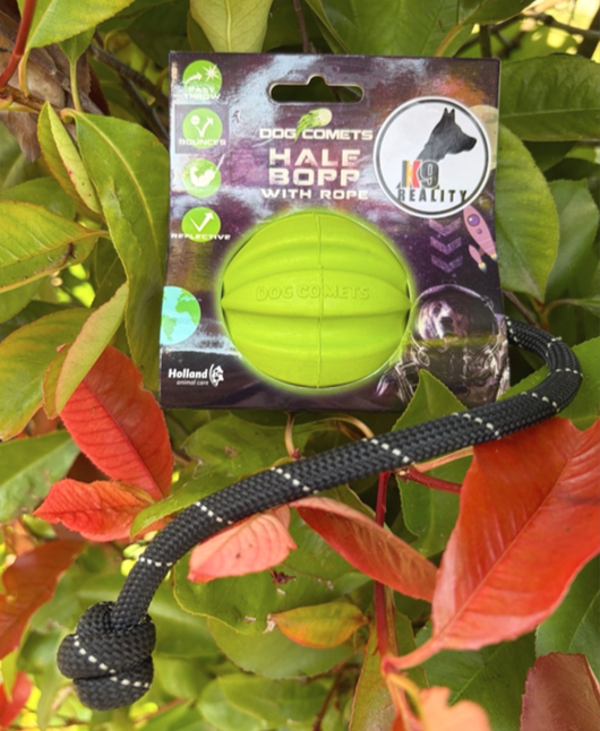 Dog Comets Swift Tuttle met touw