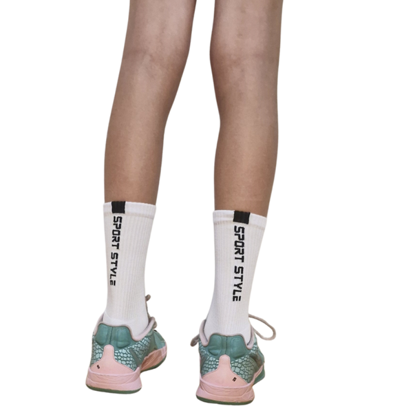 BELE ŠPORTNE NOGAVICE z napisom SPORT STYLE