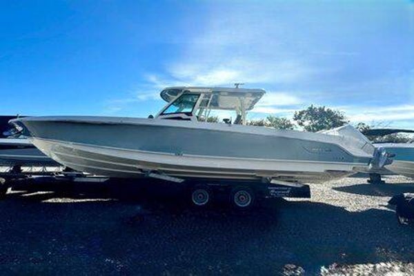 2026 Boston Whaler 380 Realm