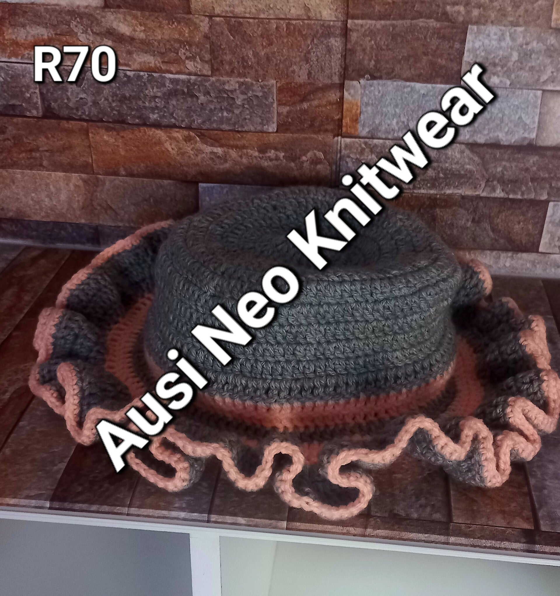 Riffle crochet hat