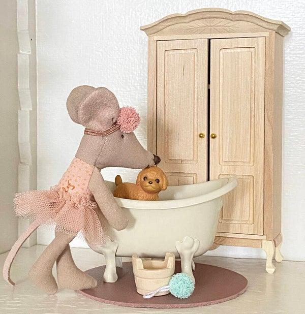 Houten teiltje met shower puff