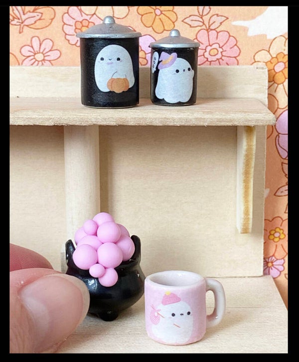 Tover brouwsel in ketel