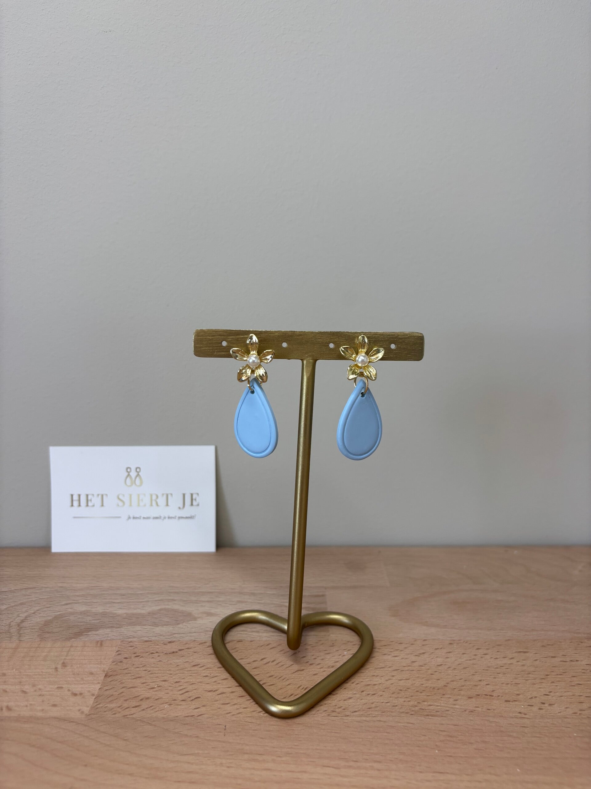 Ivy Pale Blue