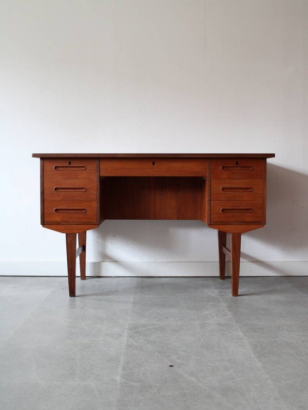 Vintage Deens vrijstaand bureau