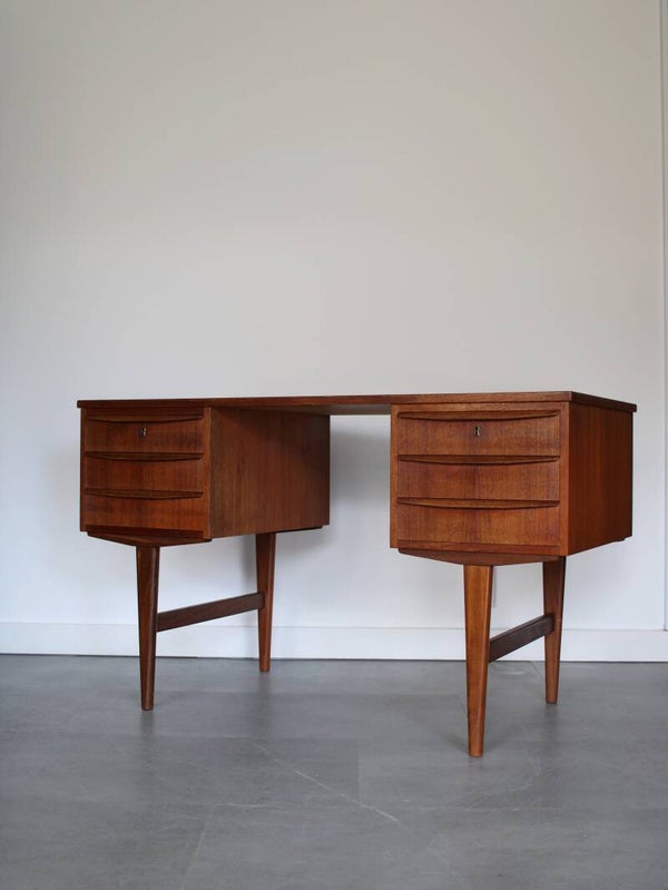 Vintage Deens bureau in teak