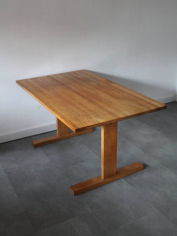 Vintage Deense eettafel in massief eikenhout.