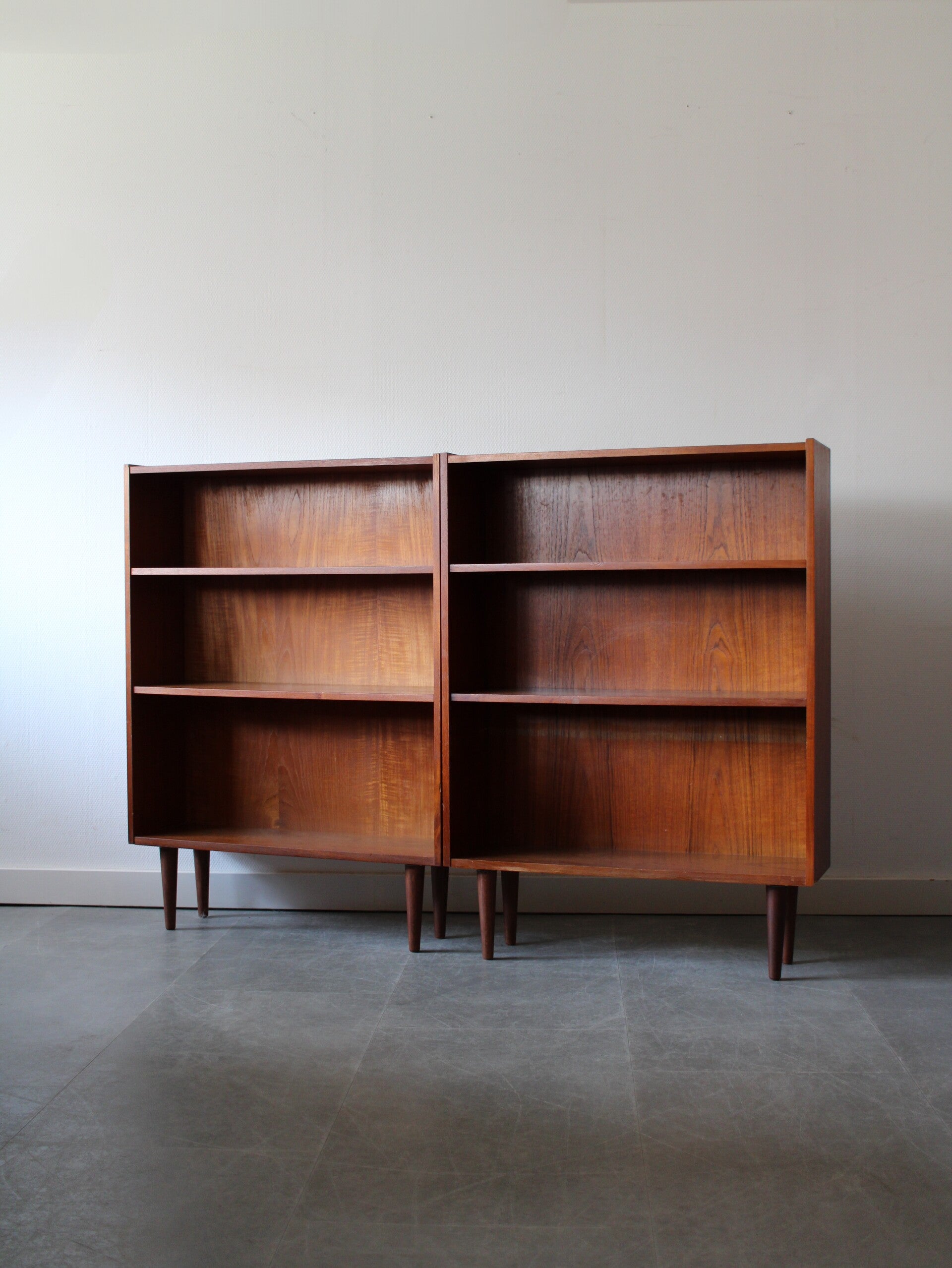Vintage Deense boekenkast in teak. Set van 2!!