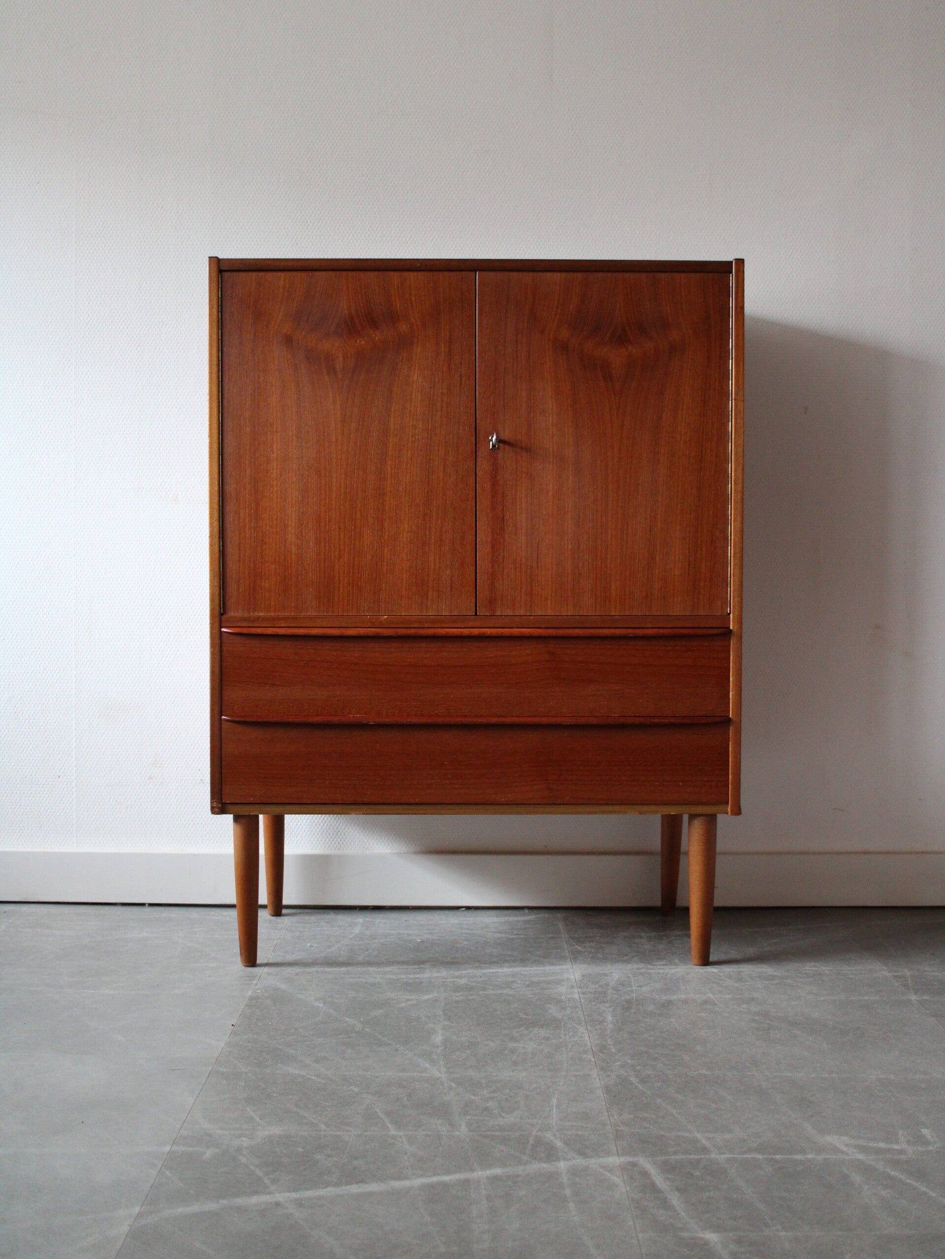 Vintage kast in teak