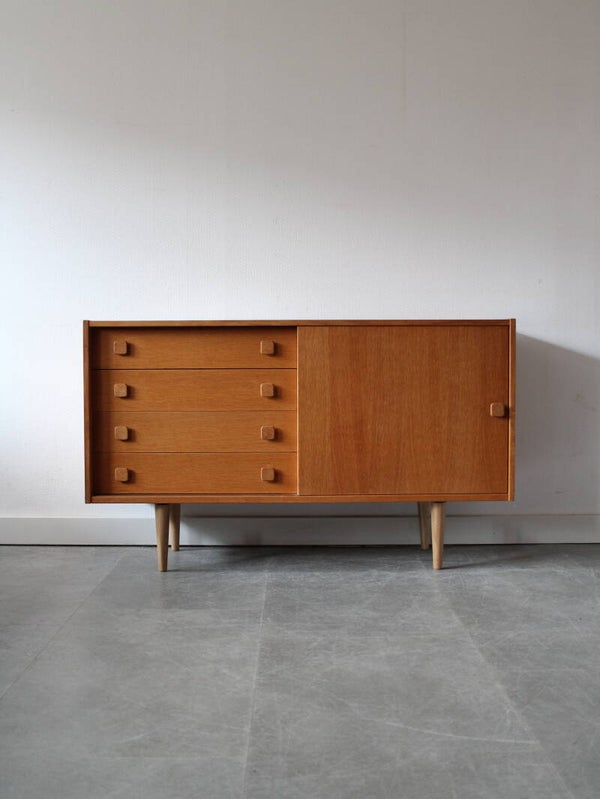 Vintage dressoir in eikenfineer