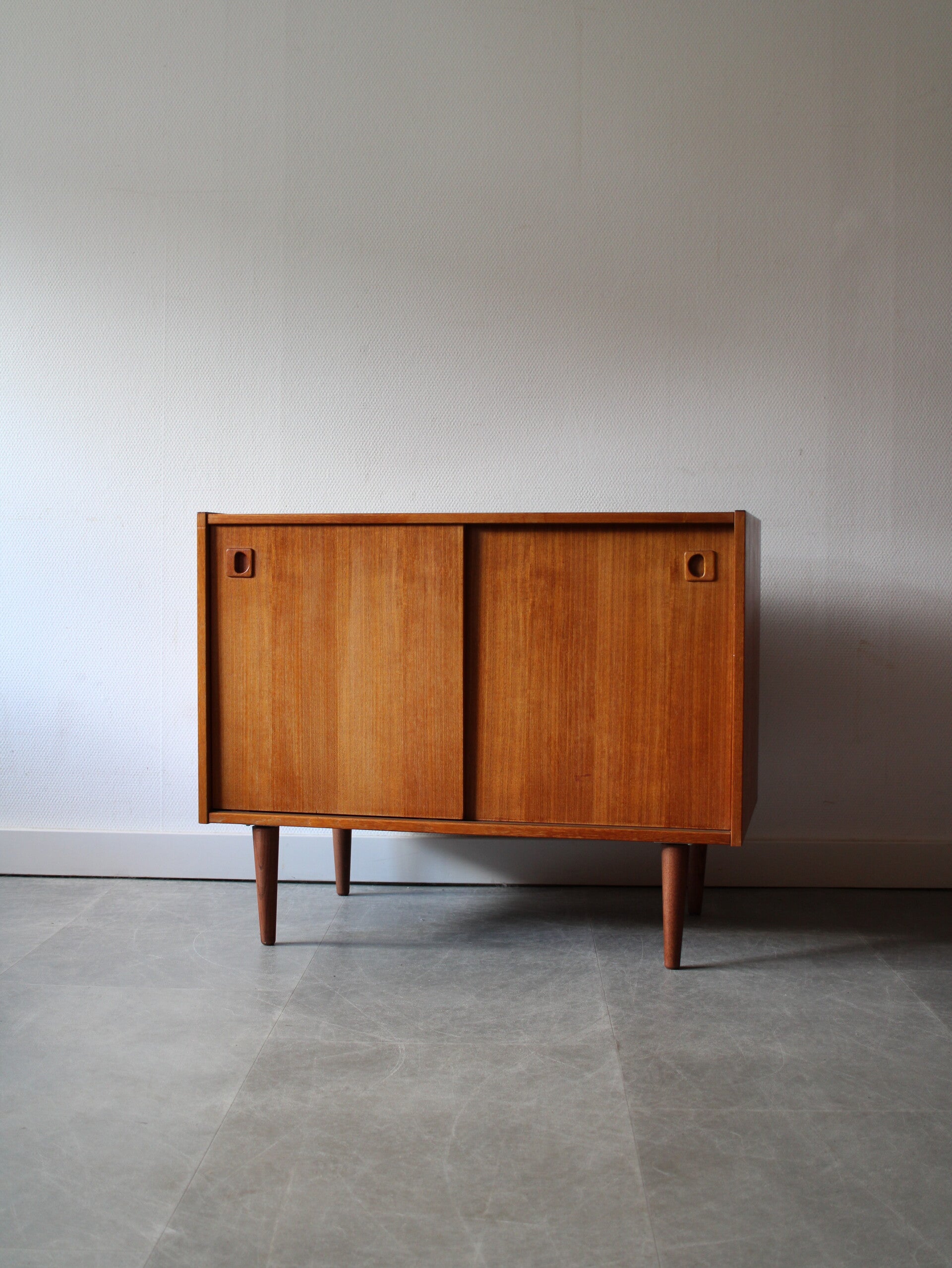 Vintage Deense platenspelerkast in teak