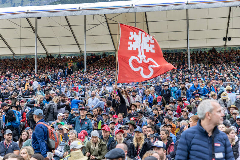esaf_2025_einmarsch_in_arena_by_fritz_leuzinger_250830_img_8262-standard.jpg