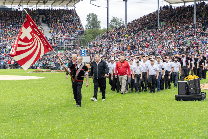 esaf_2025_einmarsch_in_arena_by_fritz_leuzinger_250830_img_8266-standard.jpg