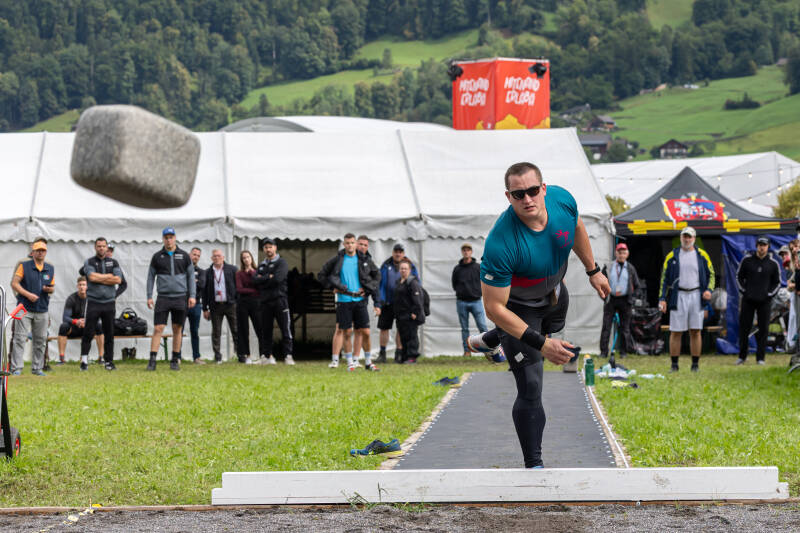 esaf_2025_steinstossen_20kg_stein_by_fritz_leuzinger_250830_067a3401-standard.jpg