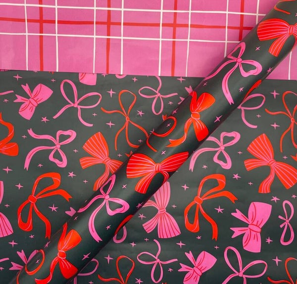 Luxe cadeaupapier - Strikjes roze-rood