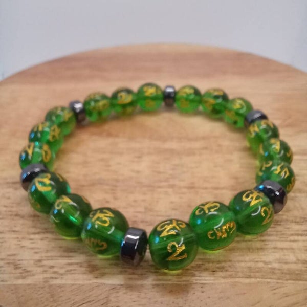 Bracelet Agate verte - gravé montra Om & Hématite 10 mm