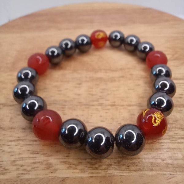 Bracelet Cornaline polie et mat - gravé mantra Om & Hématite 10 mm