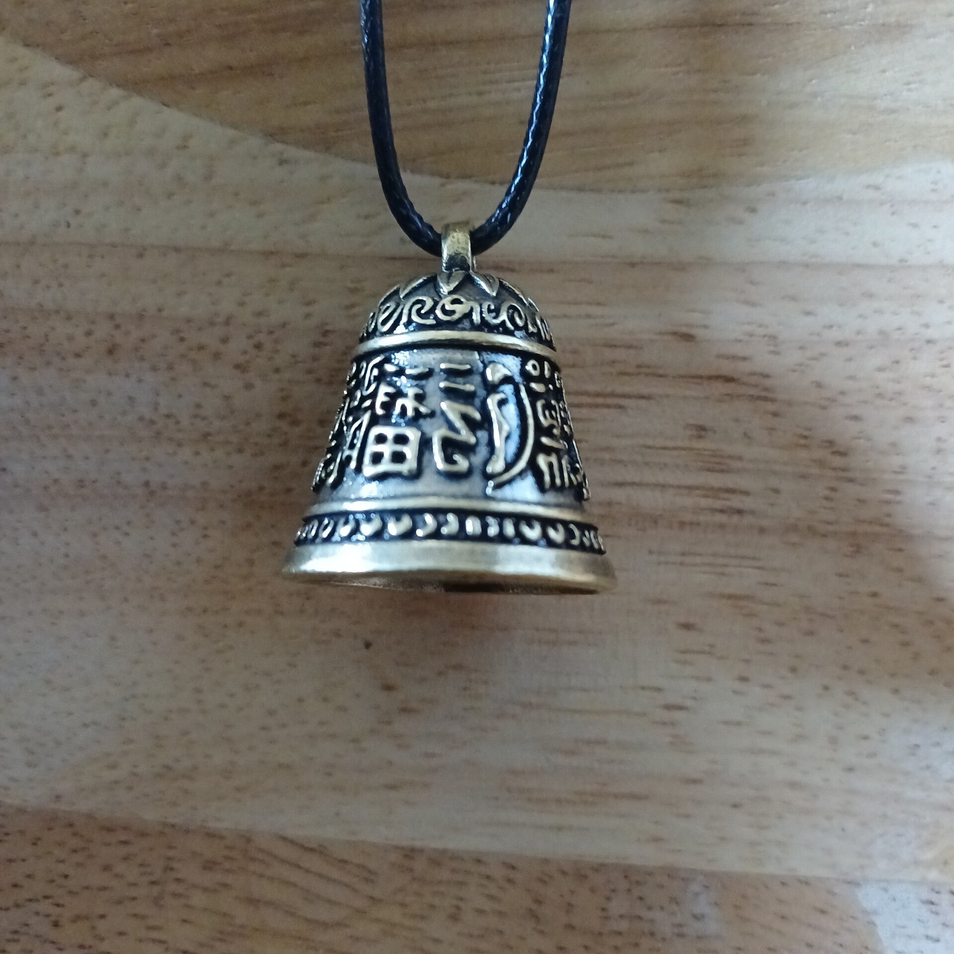 Pendentif Cloche sacrée (ghanta) en laiton