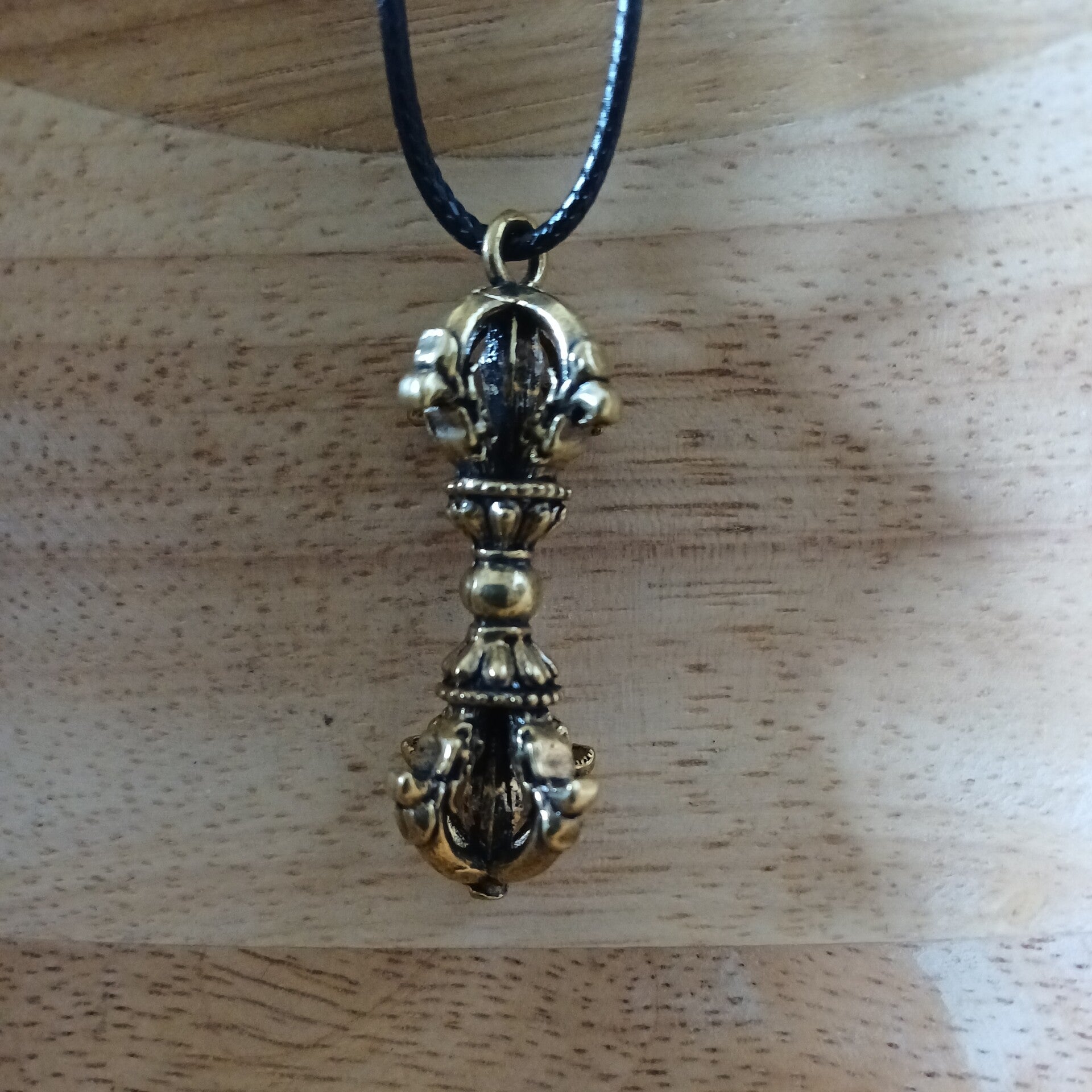 Pendentif Vajra (Dorje) en laiton