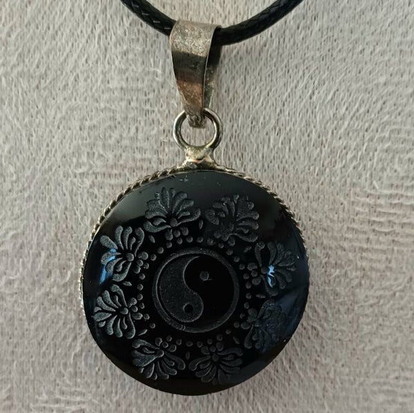 Pendentif en obsidienne noire yin et yang