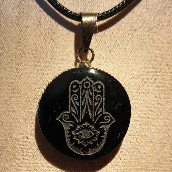 Pendentif Obsidienne noire gravée Main de Fatma