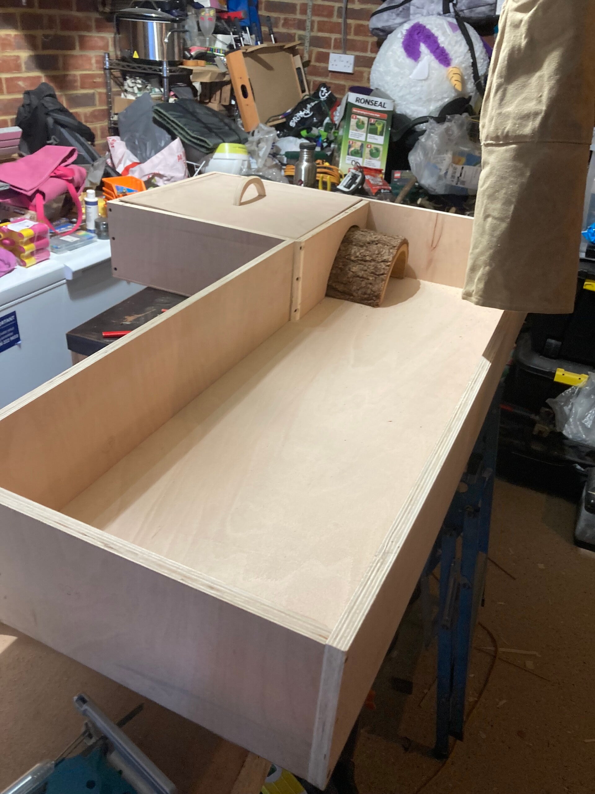 Tortoise table corner unit