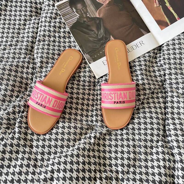 CHRISTIAN DIOR