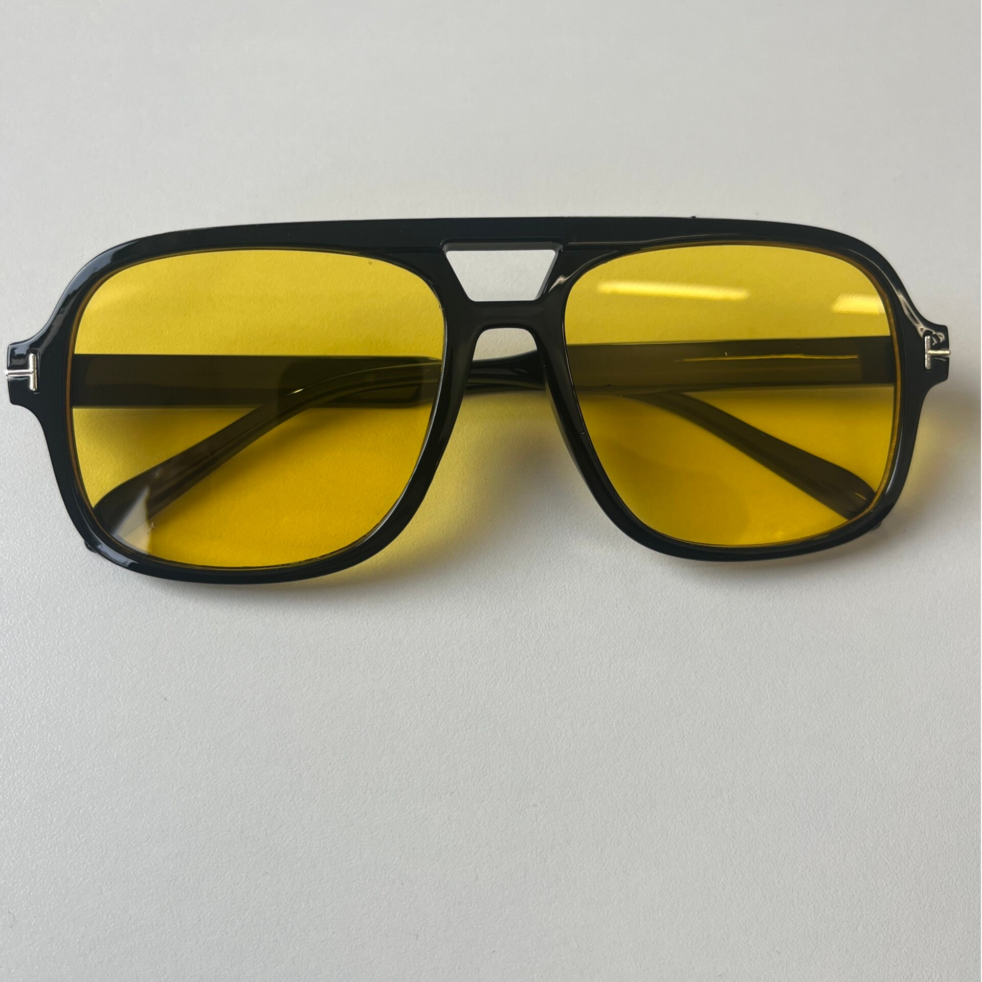 YELLOW AVIATORS