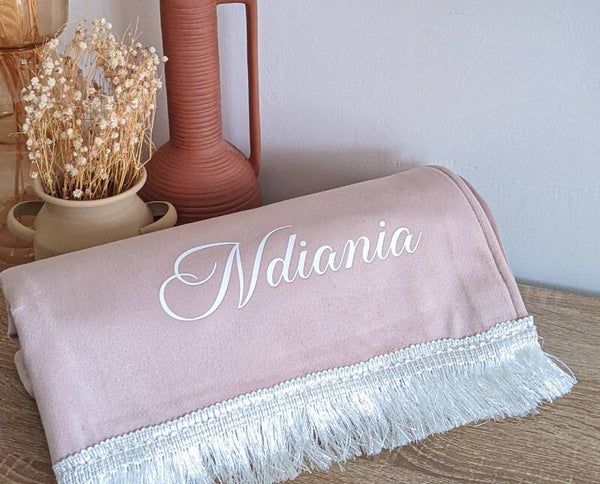 Tapis de prière personnalisé avec prénom imprimé – Modèle luxe (coloris  du tapis au choix,)
