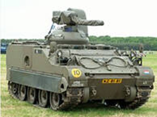 ARSENAL 02 M113 C&V met 25mm NL 1:87