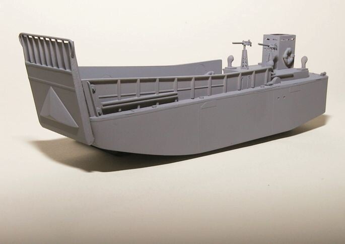 TRIDENT 87070  LCM-3  1:87