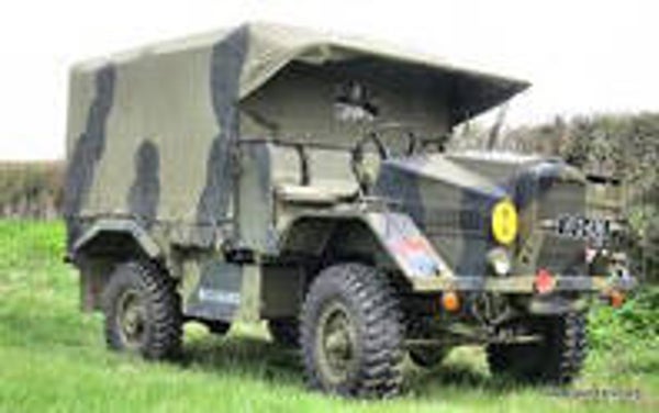 TRIDENT 87241  Morris C8  1:87