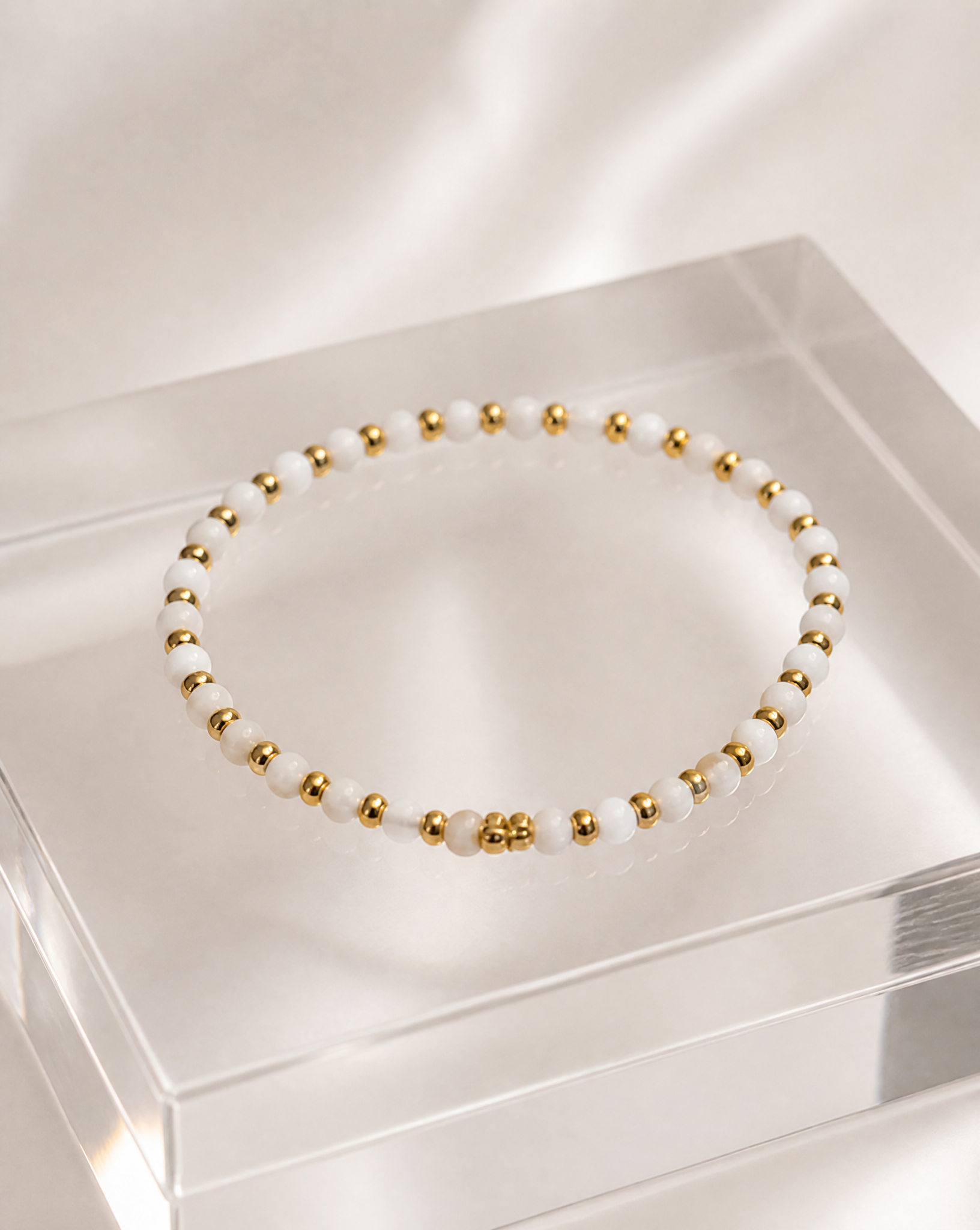 Mother of pearls with gold accents bracelet