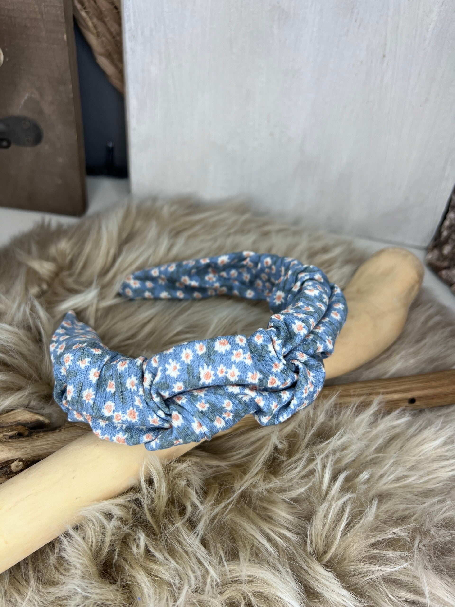 Haarreifen hellblau blümchen