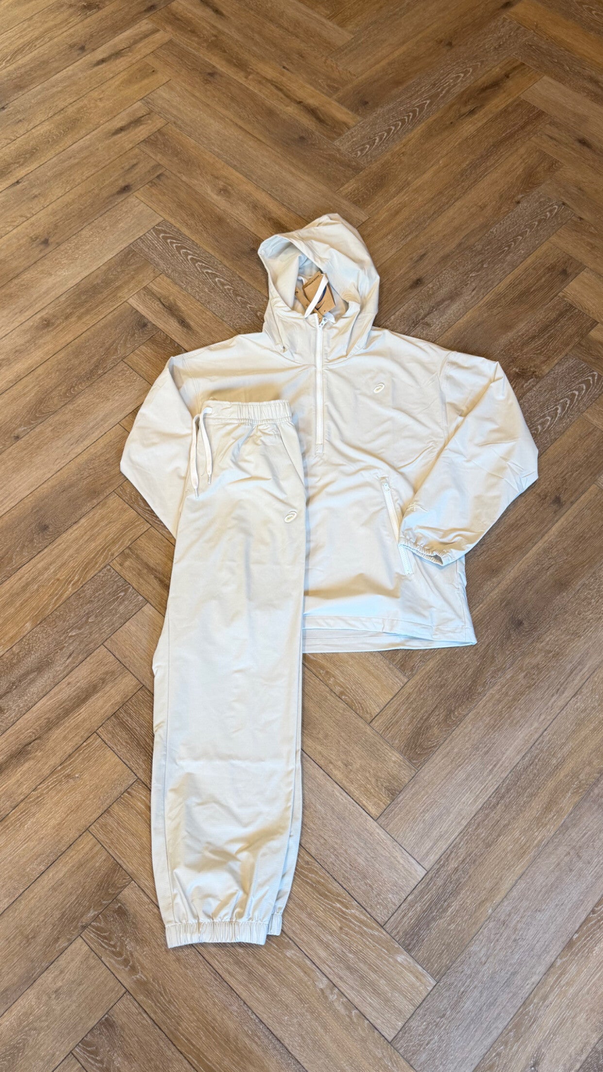 Asics Tracksuit Light Dust
