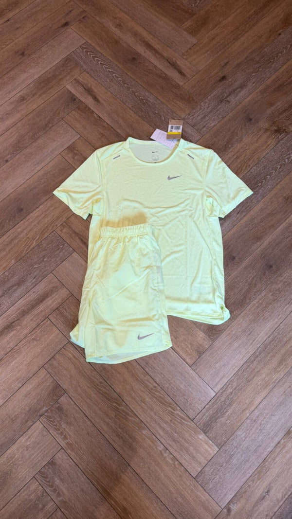 Nike Short Set Yellow