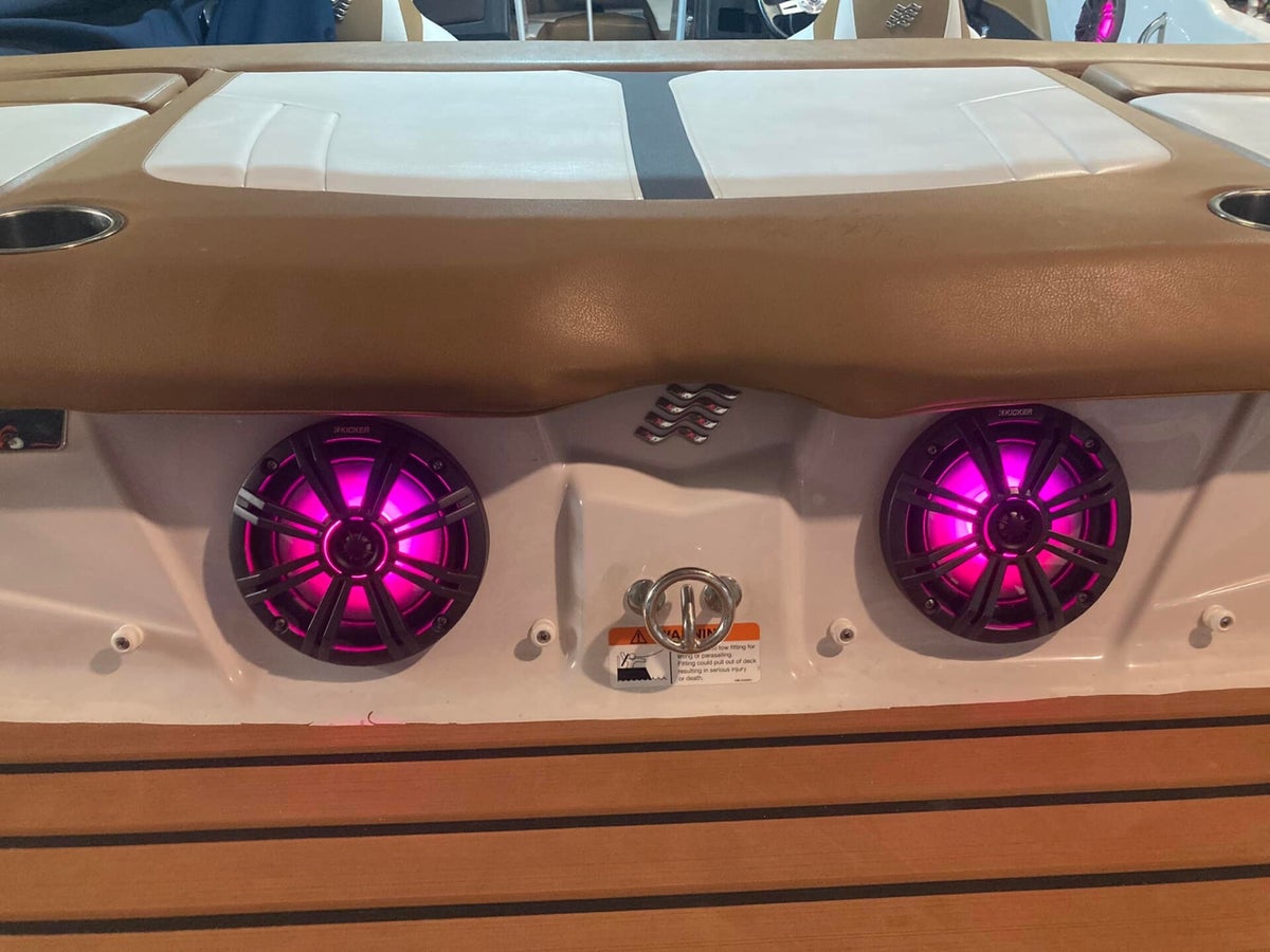 Kicker Systems / AUDIO INSTALL PICTURES | Wade's World