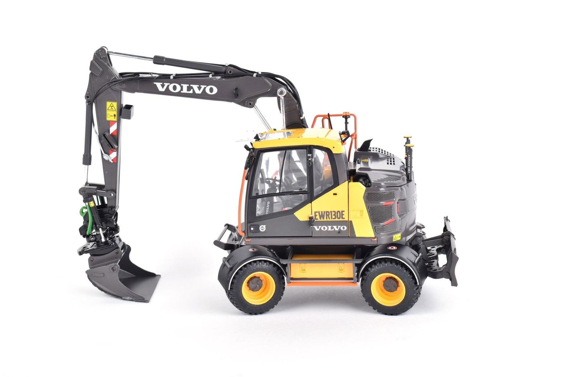 Volvo EWR130E Excavator Nokian version - 1:32 - Pre-Order !