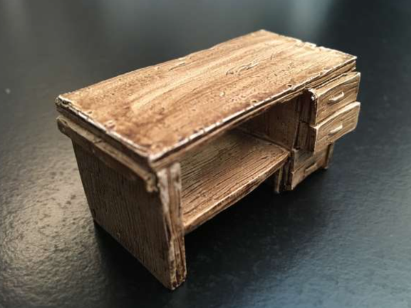 Wooden Work Bench - 1:32