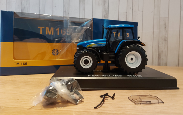 New Holland TM165 - 1:32 - Schademodel !
