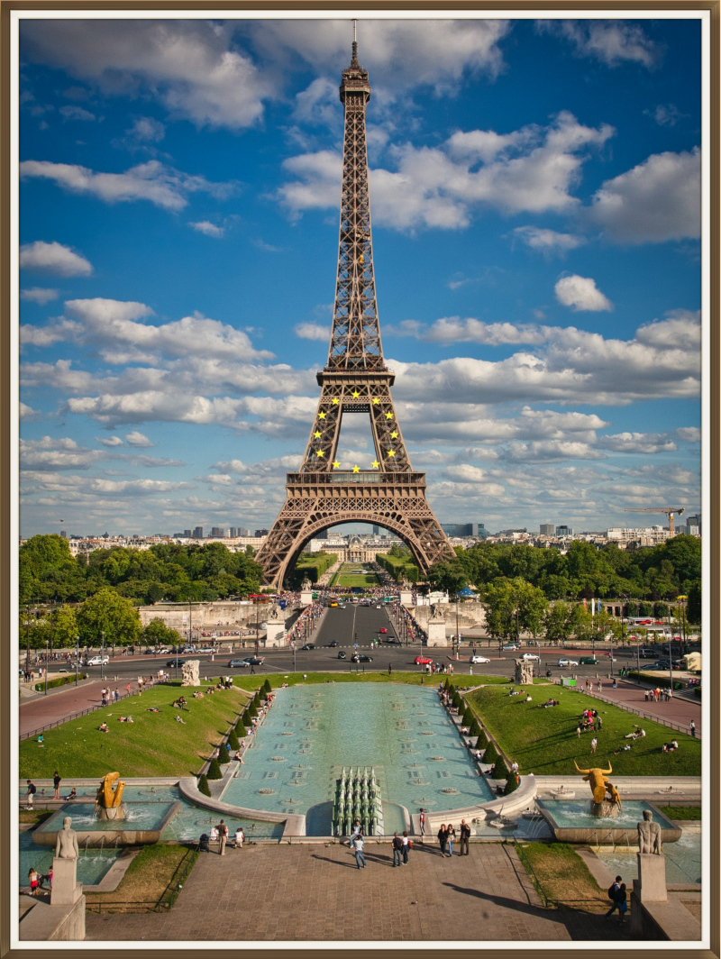 une photo de la tour eiffel