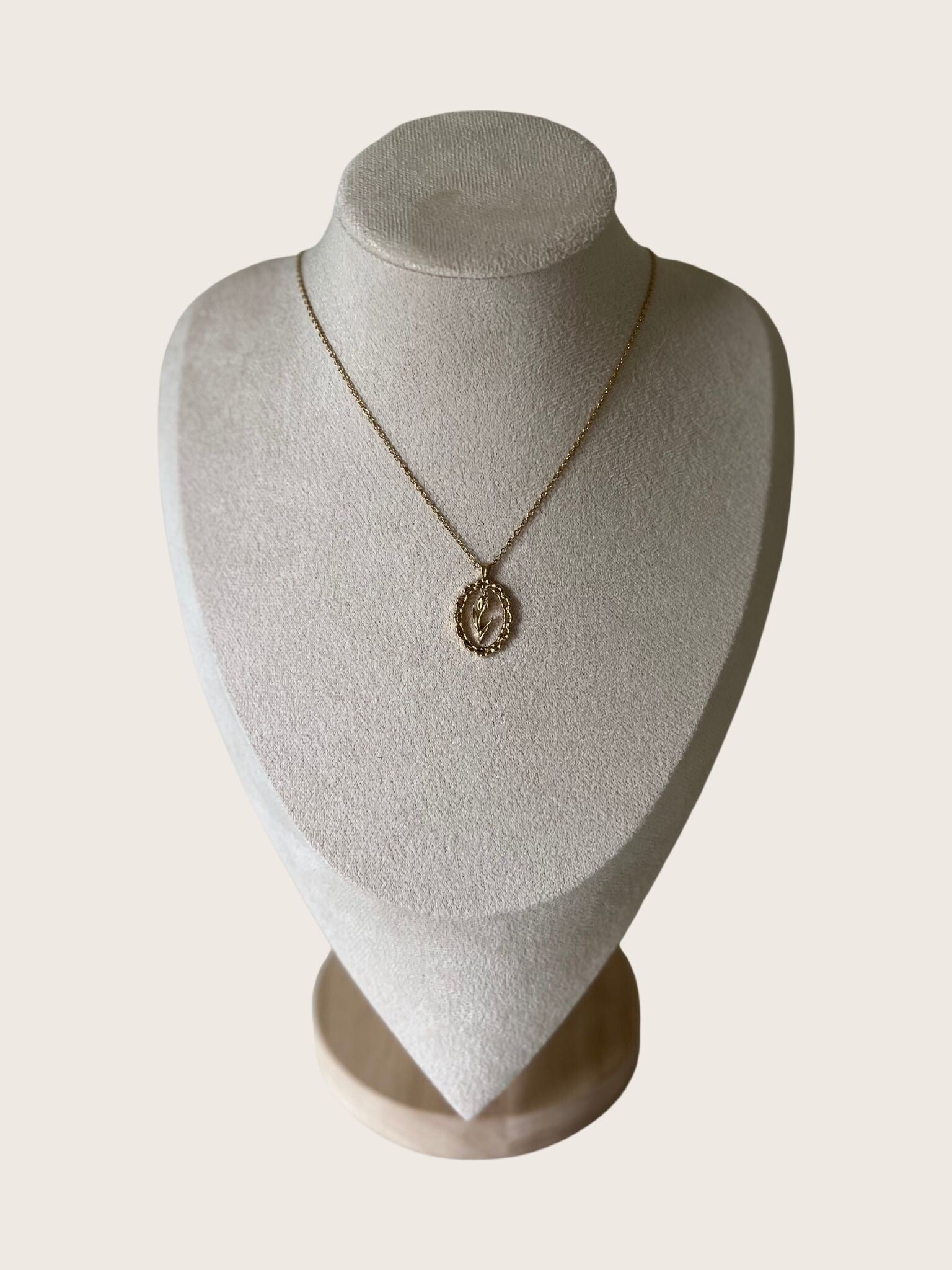 Ketting ovaal met bloem - 2025314